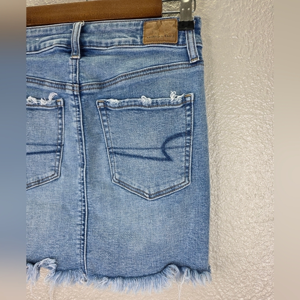 American Eagle Super Stretch  High-Waist Distress Denim Mini Skirt Raw Hem Sz 2 - Picture 9 of 13